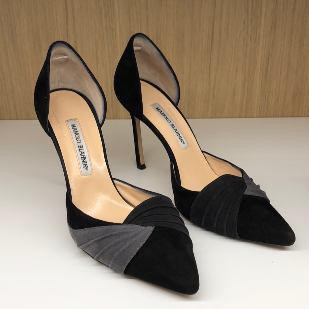 Manolo Blahnik Caucedo Suede pumps